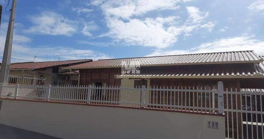 Casa mista com Edicula a pouco metros da praia do Tabuleiro