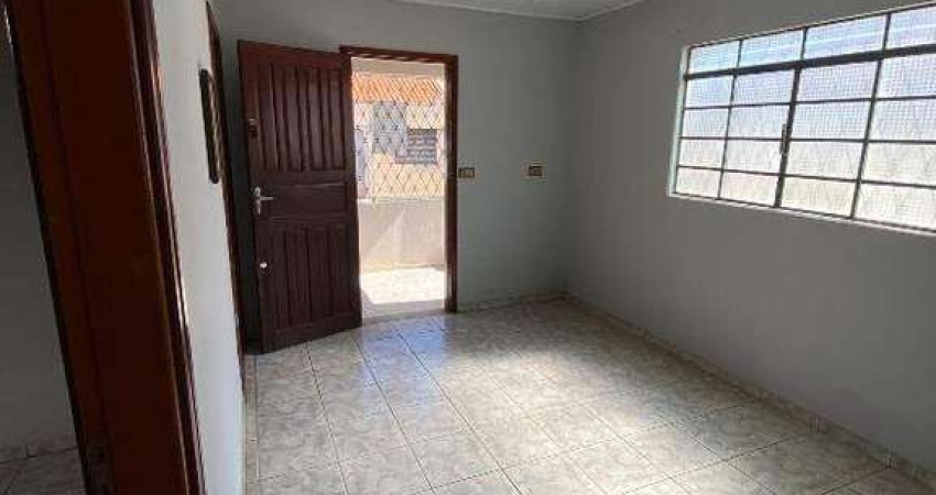 Casa à venda na Vila Pires em Santa Bárbara d'Oeste com 3 quartos e ótima localização