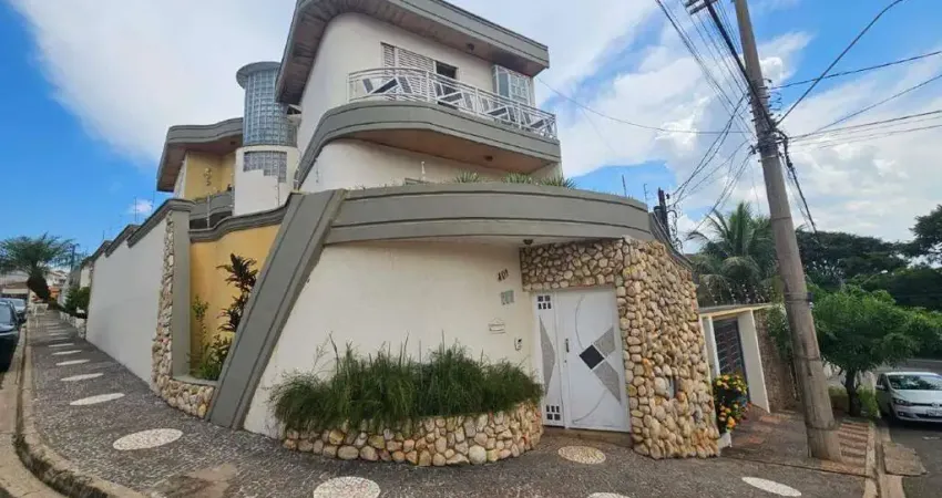 Sobrado de Três Andares à Venda na Vila Godoy em Santa Bárbara d'Oeste