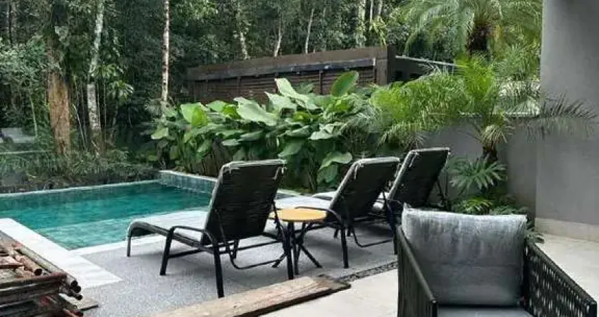 Casa à Venda no Bairro Riviera de São Lourenço, em Bertioga, com 6 Suítes e 6 Vagas de Garagem
