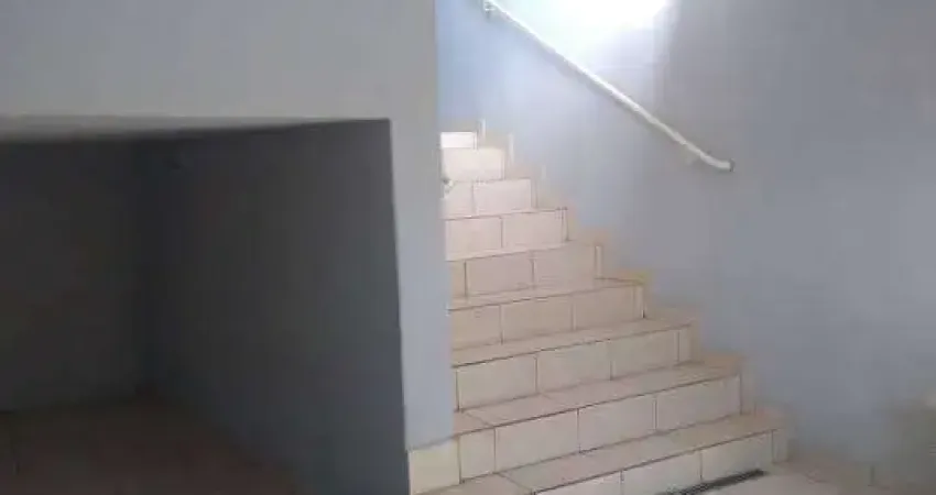 Casa à Venda no Residencial Parque dos Lagos em Santa Bárbara d'Oeste com 3 quartos e 4 vagas de garagem