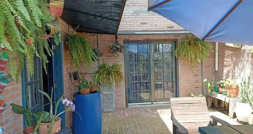 Casa Rústica Planejada à Venda no Residencial Dona Margarida em Santa Bárbara d'Oeste com 3 quartos (3 suítes) e 2 vagas de garagem