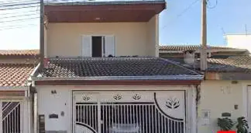 Duas casas à venda no mesmo terreno no bairro Jardim Pântano II, em Santa Bárbara d'Oeste com 4 quartos (2 suítes) e 2 vagas de garagem