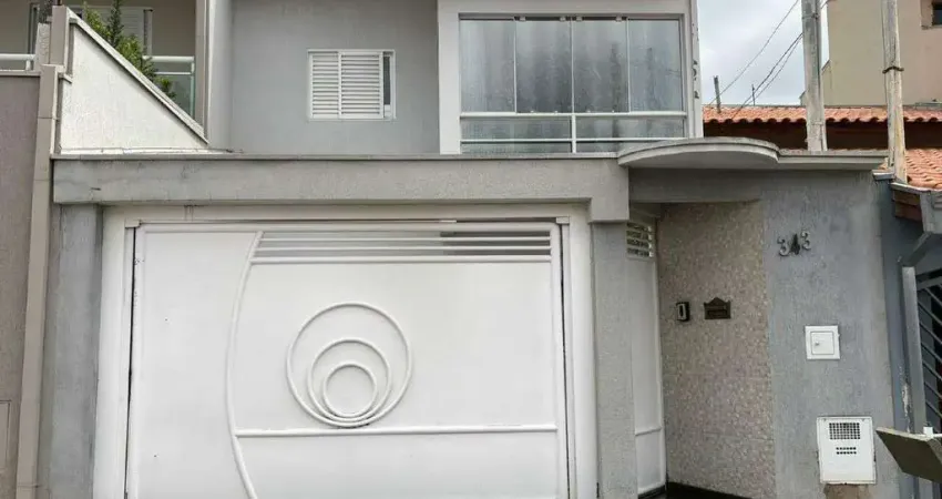 Sobrado à venda no parque residencial jaguari em americana com 3 quartos, (1 suíte) e 3 vagas de garagem