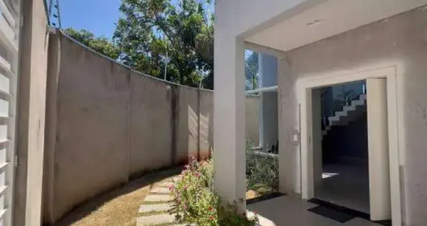 Sobrado à venda no Jardim Flamboyant em Santa Bárbara d'Oeste com 4 quartos (3 suítes) e 4 vagas de garagem