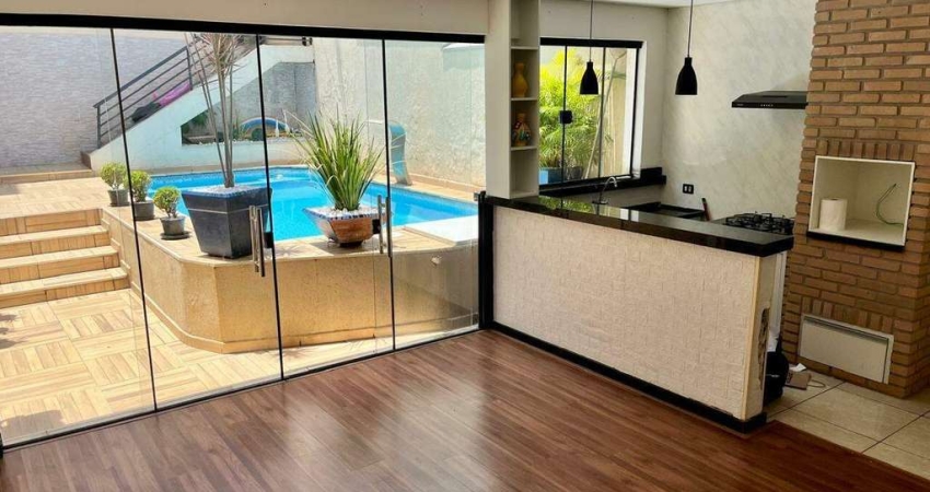 Casa à venda no Bairro Santa Cruz em Americana com 3 quartos (1 suíte) e 4 vagas de garagem