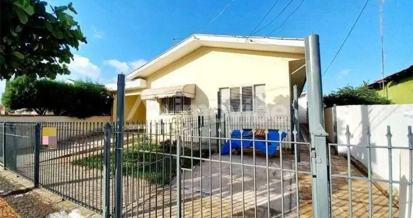 Casa à venda no Bairro Cariobinha em Americana com 5 quartos e 2 vagas de garagem