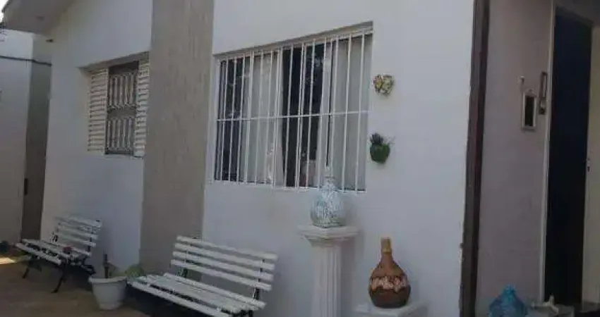 Casa à venda no Jardim Guanabara em Americana com 3 quartos e 3 vagas de garagem