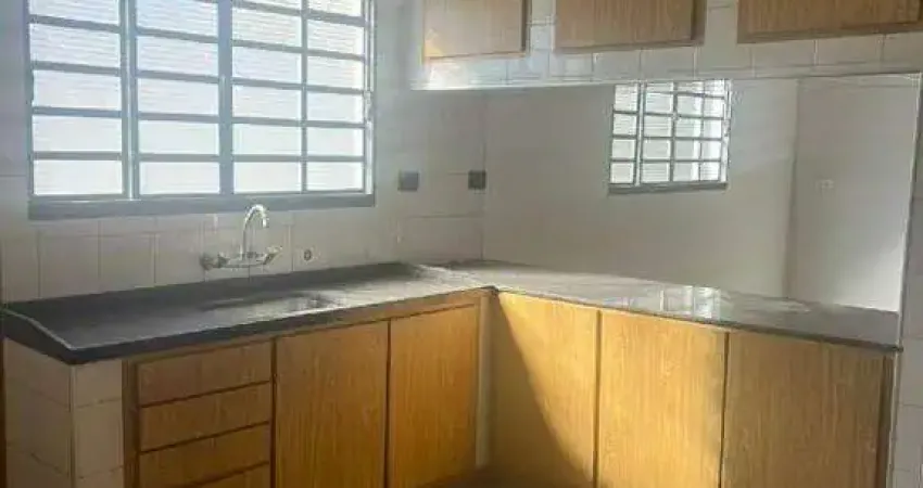 Casa à venda no Jardim Alfa em Santa Bárbara d'Oeste com 1 suíte e 2 vagas de garagem
