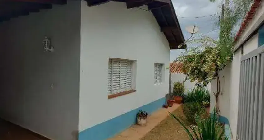 Casa à venda na Vila Linopolis em Santa Bárbara d'Oeste com 4 quartos e 4 vagas de garagem