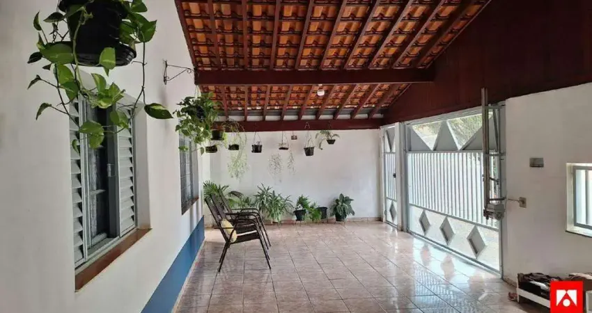 Casa à venda no jardim são francisco em santa bárbara d'oeste com 4 quartos e 3 vagas de garagem