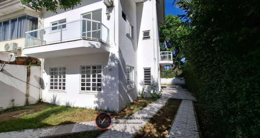 Casa de luxo em condomínio na Vargem Pequena, Rio de Janeiro-RJ: 4 quartos, 4 suítes, 2 salas, 1 banheiro, 2 vagas.