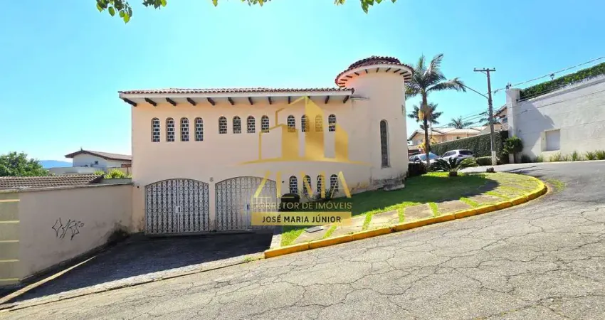 Casa assobradada,esquina,03 dorms (01 st), quintal,garagem,tambem comercial