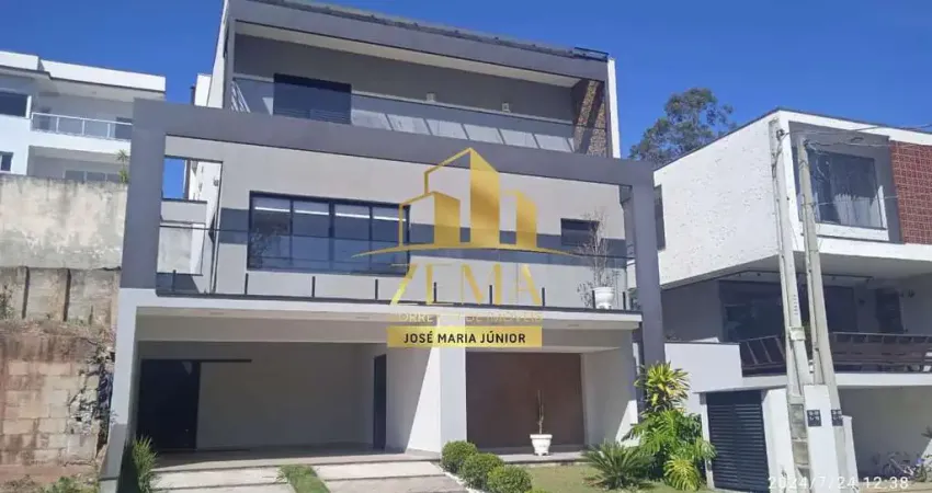 Sobrado com 217m2, 250 terreno, condomínio, 03 sts, planejados, ar cond.