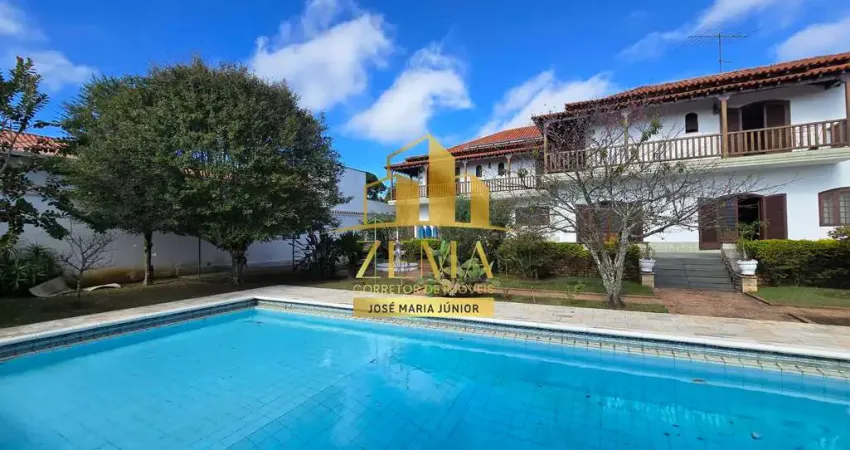 Sobrado alto padrão, 950m2 em 1500m2, 05 sts, piscina, adega, 06 vgs