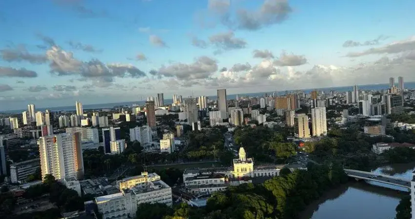 Apartamento para venda tem 141m2, andar alto, com 3 quartos em Madalena - Recife - PE
