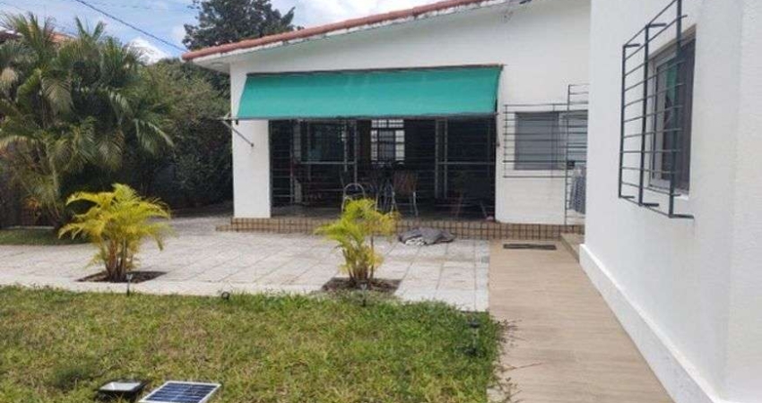 Casa em Setúbal | 250m² área construída | 755m² de terreno | 4 quartos | + casa extra - 2 quartos.