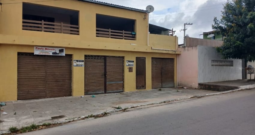 Casa ampla à venda de 378m² na avenida principal de Santo Amaro em Bezerros - PE