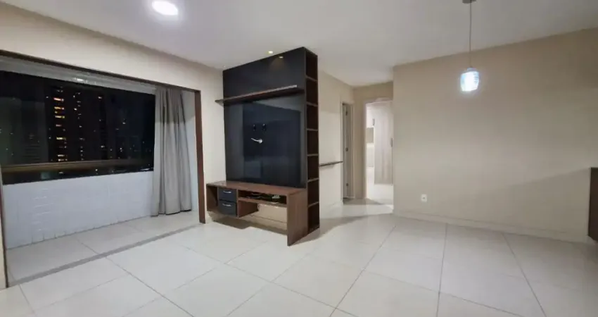 Apartamento na Madalena | 61m² | 2 quartos | REFORMADO | VARANDA | andar alto