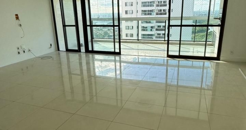 Apartamento com 3 Quartos e 4 banheiros para Alugar, 170 m² por R$ 11.500/Mês