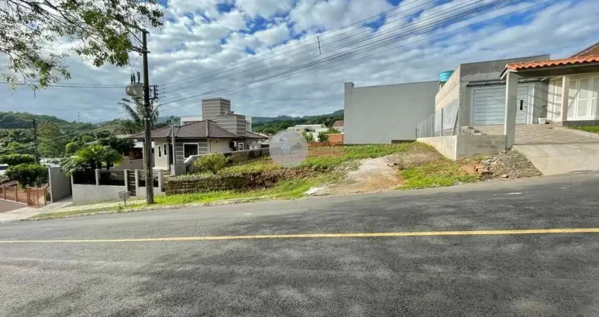 Terreno à venda na Rua Euzébio de Queiroz, 105, Portal da Serra, Dois Irmãos