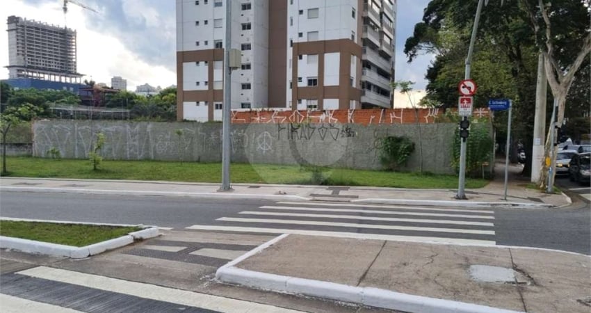 Terreno comercial à venda na Chácara Santo Antônio, São Paulo 