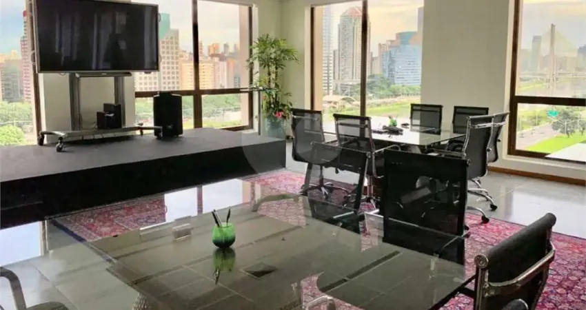 Sala comercial para alugar na Avenida Magalhães de Castro, Cidade Jardim, São Paulo