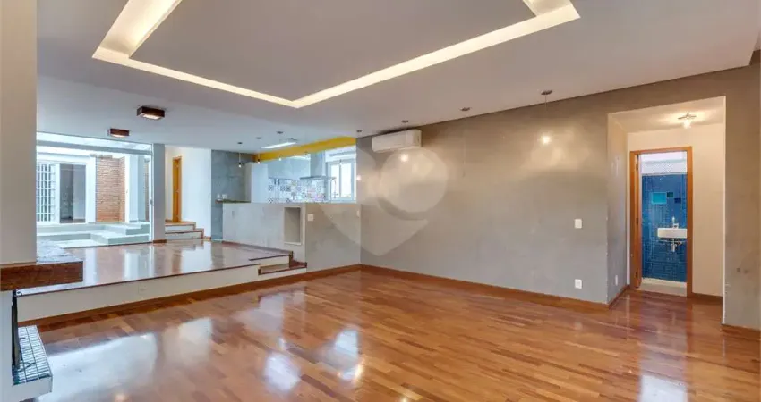 Casa com 3 quartos para alugar na Rua Guilherme Asbahr Neto, 463, Chácara Monte Alegre, São Paulo