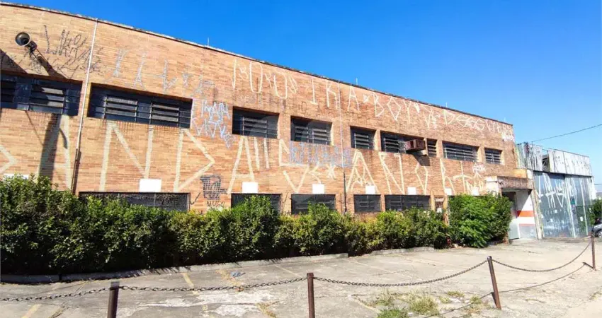 Prédio para alugar na Avenida Washington Luís, Santo Amaro, São Paulo
