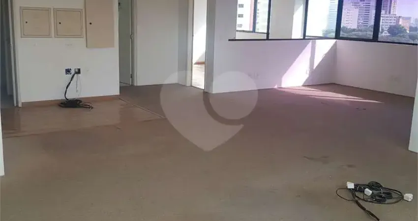 Sala comercial à venda na Avenida Adolfo Pinheiro, Alto da Boa Vista, São Paulo