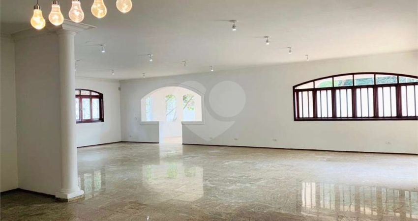 Casa com 4 quartos à venda em Interlagos - SP