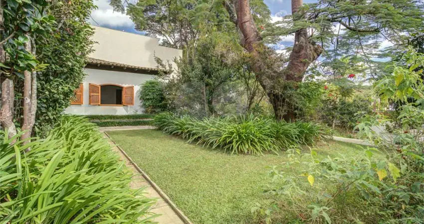 Casa com 3 quartos à venda na Rua Ministro Roberto Cardoso Alves, Alto da Boa Vista, São Paulo
