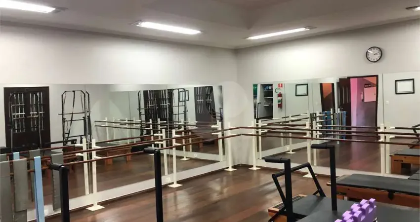 Sobrado com 4 quartos à venda em Santo Amaro - SP