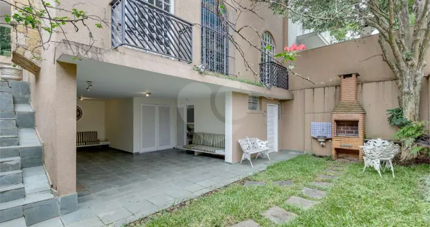 Sobrado à venda com 4 quartos, sendo 2 suítes, no Brooklin Velho, São Paulo, SP