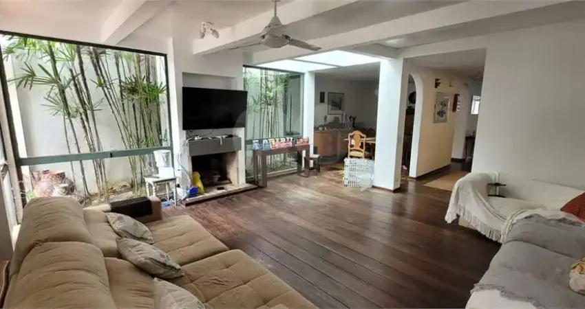 Casa com 3 quartos à venda no Alto da Boa Vista, São Paulo 