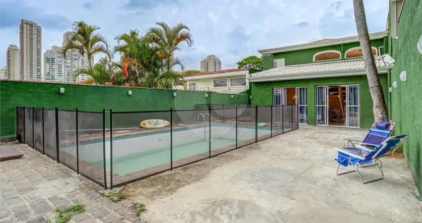 Sobrado com 3 quartos à venda em Campo Belo - SP