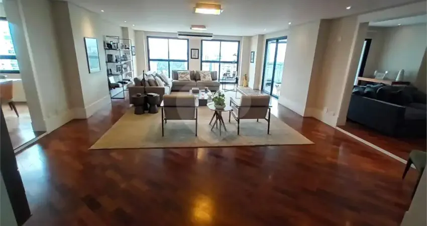 Apartamento à venda com 4 quartos, sendo 4 suítes, no condomínio Reserva Casa Grande, São Paulo - SP