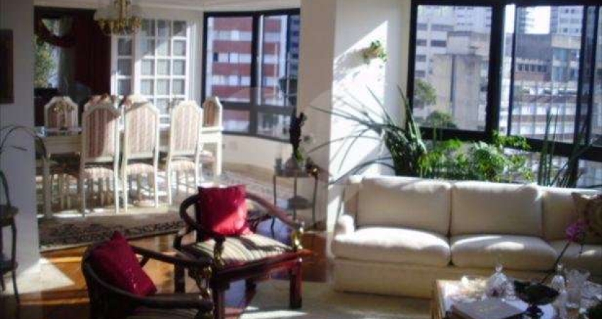 Apartamento com 4 quartos à venda em Real Parque - SP