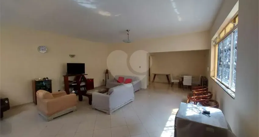 Casa com 4 quartos à venda na Rua Pedro de Toledo, Jardim Luzitânia, São Paulo