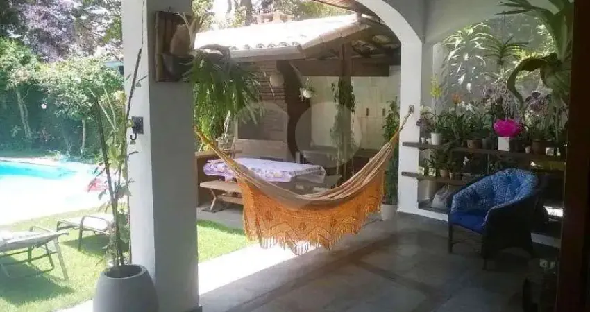 Casa térrea com 4 quartos à venda em Interlagos - SP