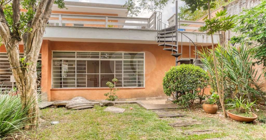 Casa com 3 quartos à venda em Campo Belo - SP