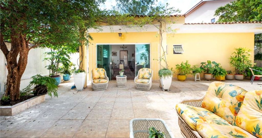 Casa térrea com 4 quartos à venda em Jardim Marajoara - SP