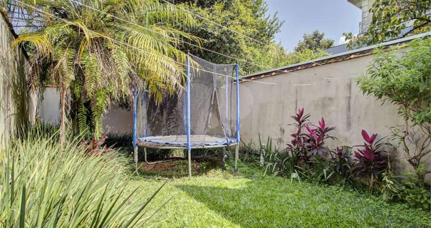 Sobrado com 3 quartos à venda em Vila São Pedro - SP