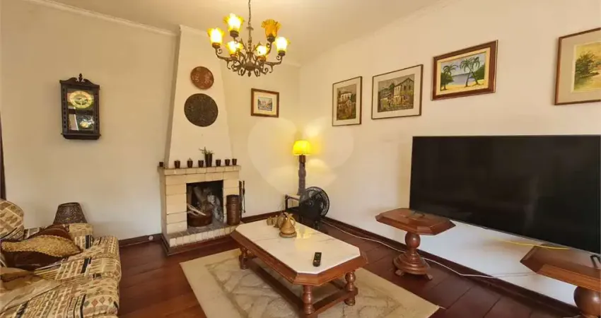 Casa à venda ou para alugar com 4 quartos, sendo 1 suíte, em Interlagos, São Paulo, SP