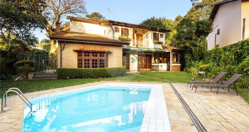 Sobrado à venda com 4 quartos, sendo 3 suítes, em Jardim Prudência, São Paulo, SP