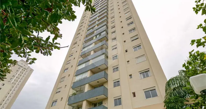 Apartamento à venda com 3 quartos, sendo 2 suítes, no condomínio Ravena, São Paulo - SP