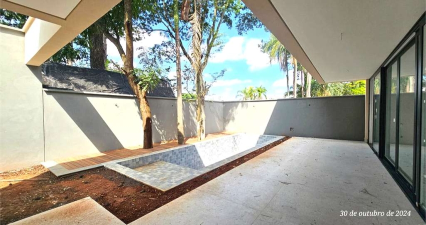 Condomínio com 4 quartos à venda em Jardim Cordeiro - SP
