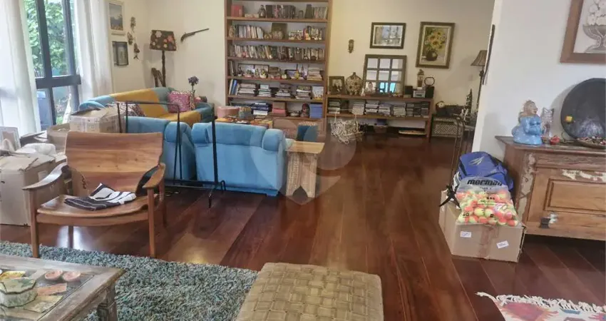 Casa com 4 quartos à venda em Interlagos, São Paulo 