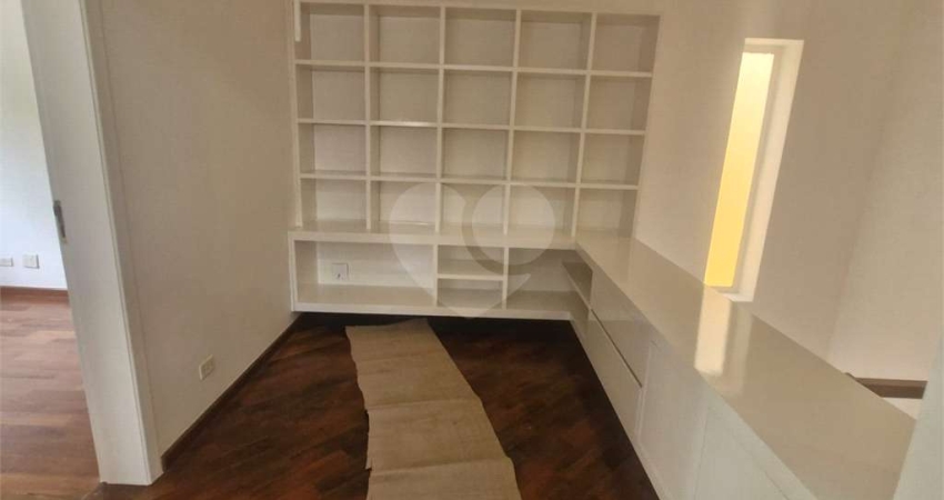 Condomínio com 4 quartos para locação em Jardim Cordeiro - SP