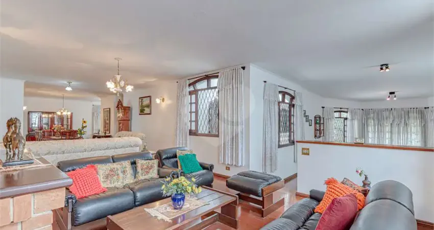 Casa térrea com 4 quartos à venda em Jardim Prudência - SP
